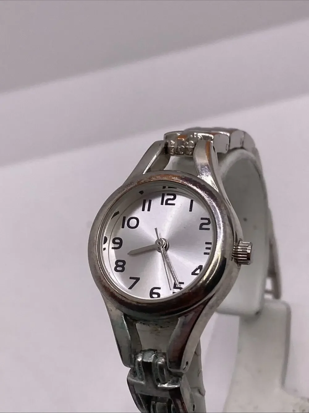 Womens Vintage Silver Tone Watch Works New Battery